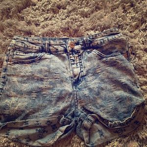 Light wash jean shorts